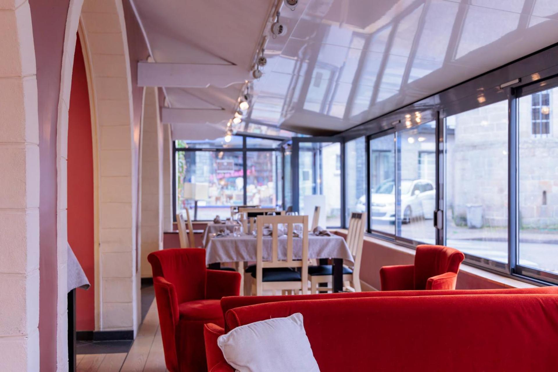 Logis Hotel Restaurant Auberge De La Xaintrie Saint-Privat  Экстерьер фото
