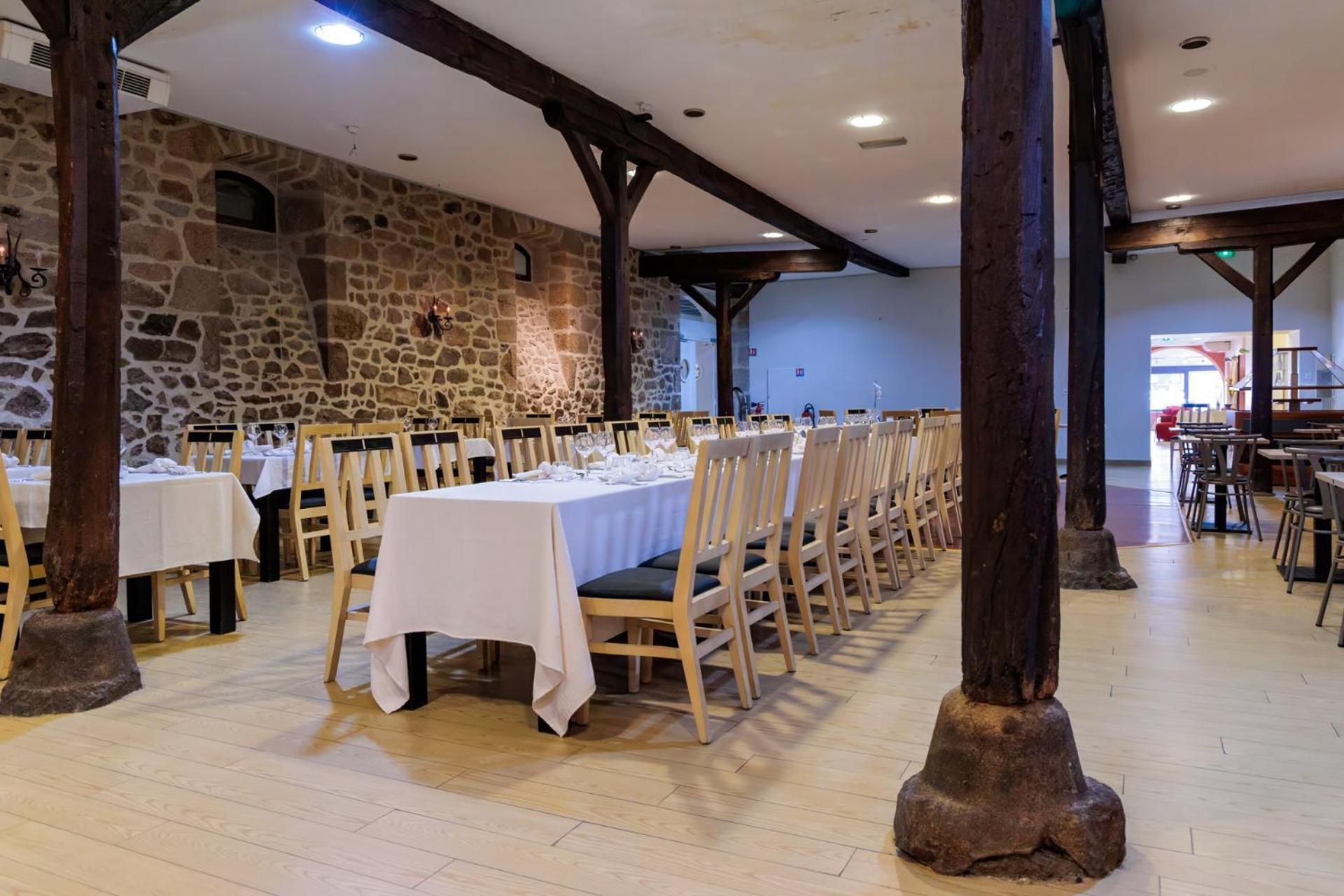 Logis Hotel Restaurant Auberge De La Xaintrie Saint-Privat  Экстерьер фото