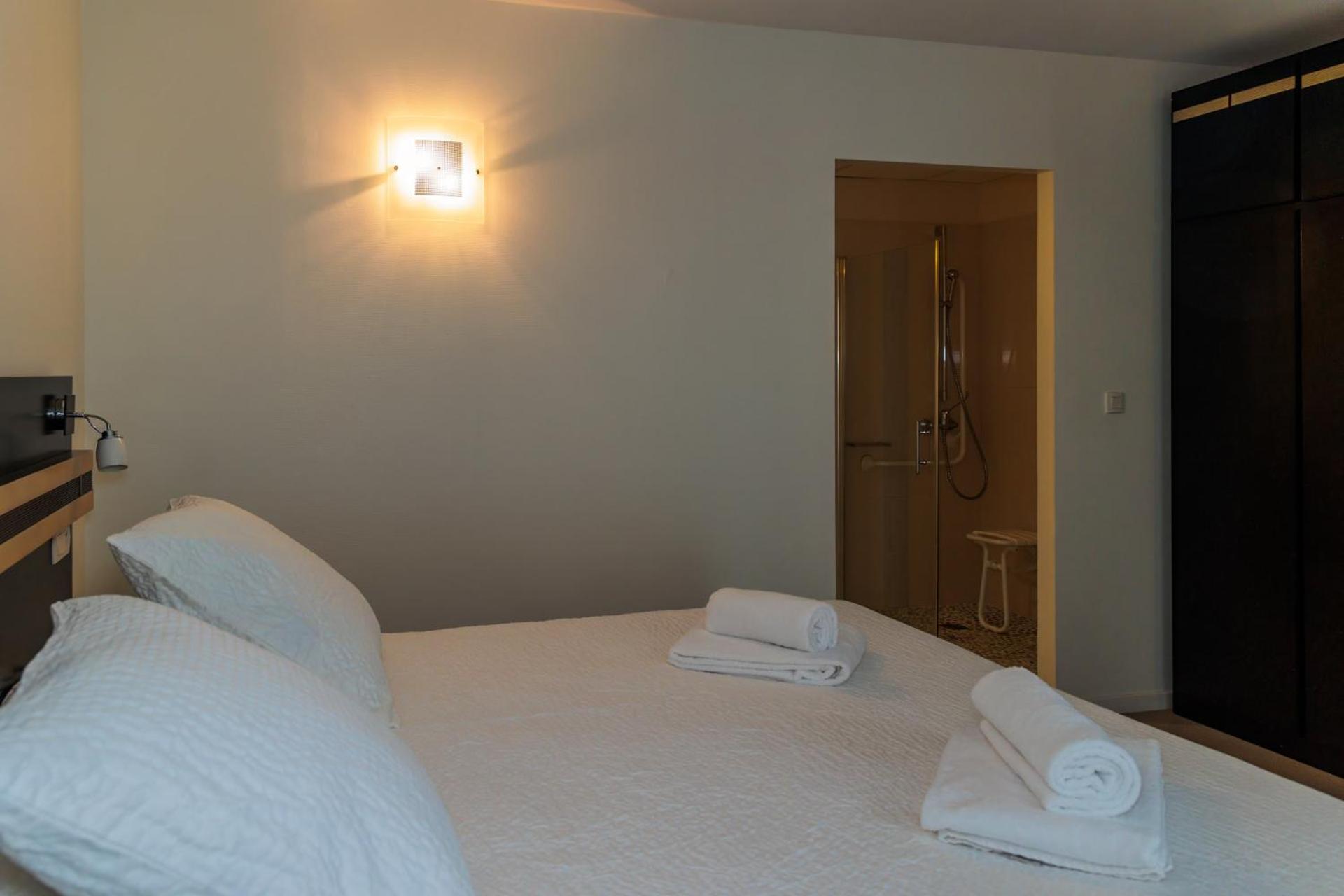 Logis Hotel Restaurant Auberge De La Xaintrie Saint-Privat  Экстерьер фото